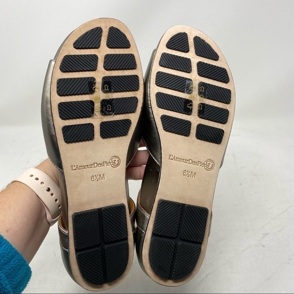 L'Amour des Pieds Darron Sandal Pewter Metallic - Picture 6 of 7